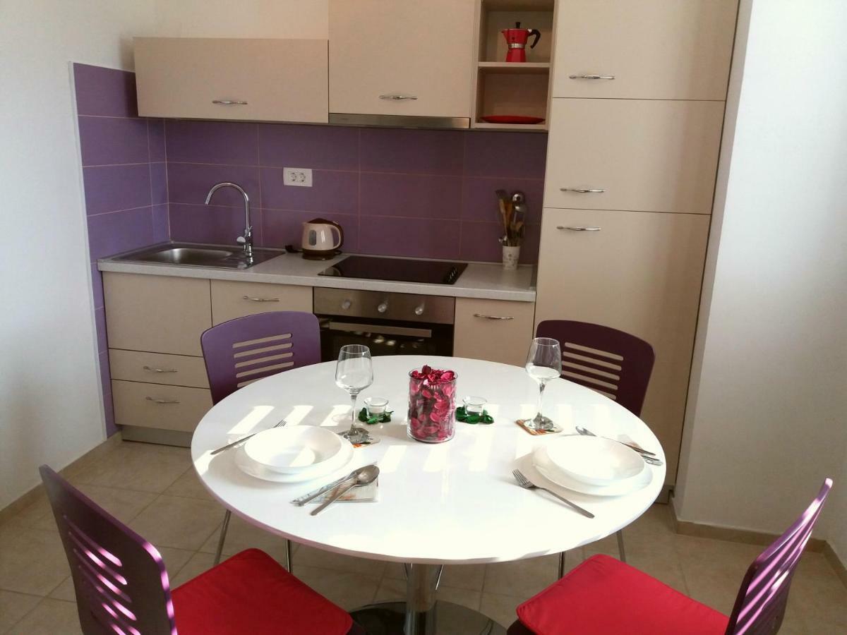 Apartments Mestrovic Лопар Екстер'єр фото