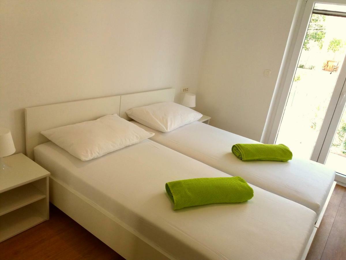 Apartments Mestrovic Лопар Екстер'єр фото