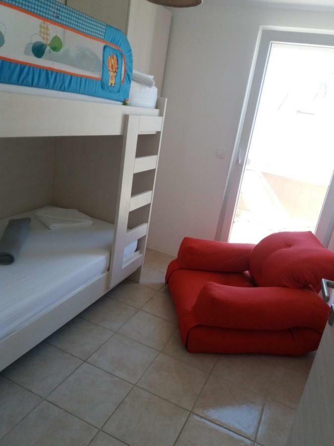 Apartments Mestrovic Лопар Екстер'єр фото