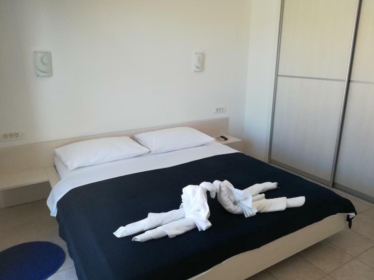 Apartments Mestrovic Лопар Екстер'єр фото